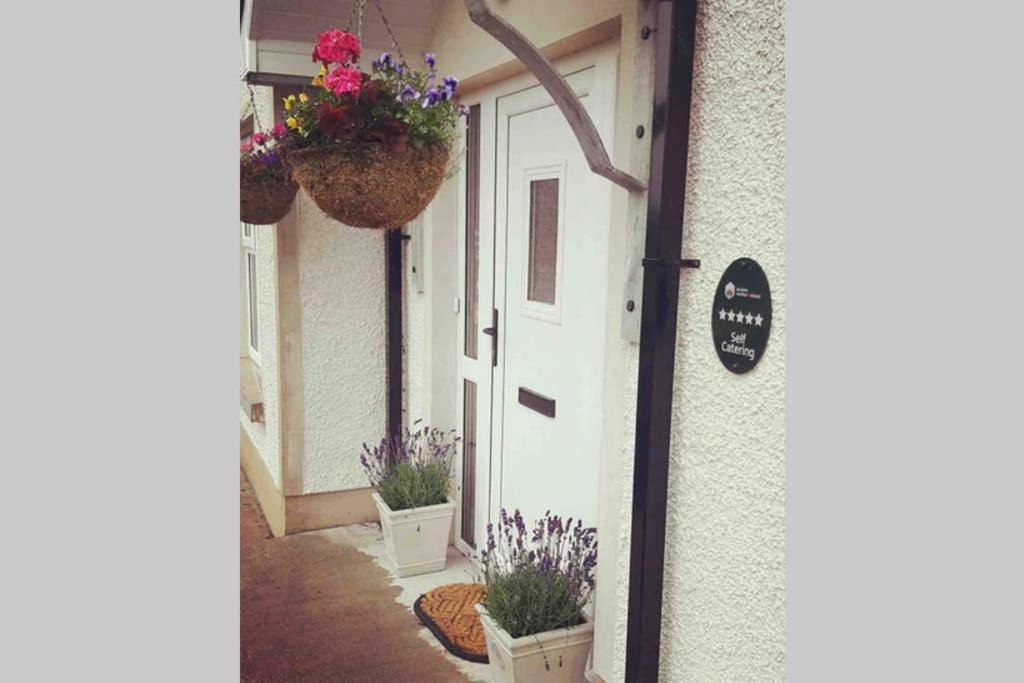 Swallow Lane, Enniskillen, Co Fermanagh, 5* Chic Villa ภายนอก รูปภาพ