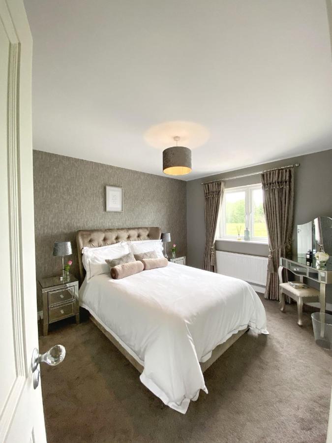 Swallow Lane, Enniskillen, Co Fermanagh, 5* Chic Villa ภายนอก รูปภาพ