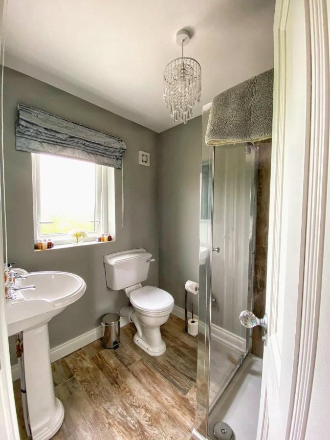 Swallow Lane, Enniskillen, Co Fermanagh, 5* Chic Villa ภายนอก รูปภาพ
