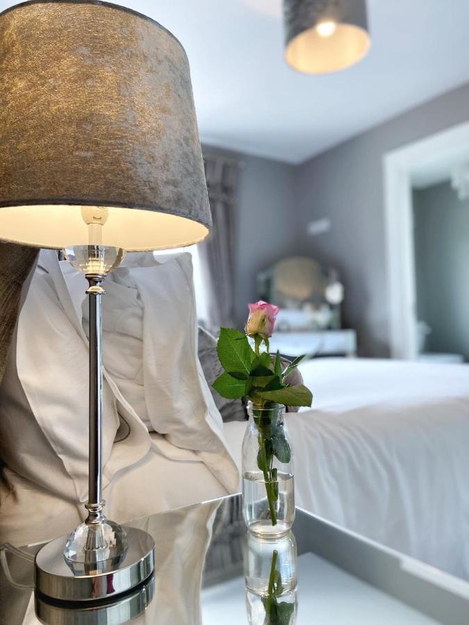 Swallow Lane, Enniskillen, Co Fermanagh, 5* Chic Villa ภายนอก รูปภาพ