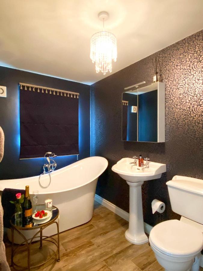 Swallow Lane, Enniskillen, Co Fermanagh, 5* Chic Villa ภายนอก รูปภาพ