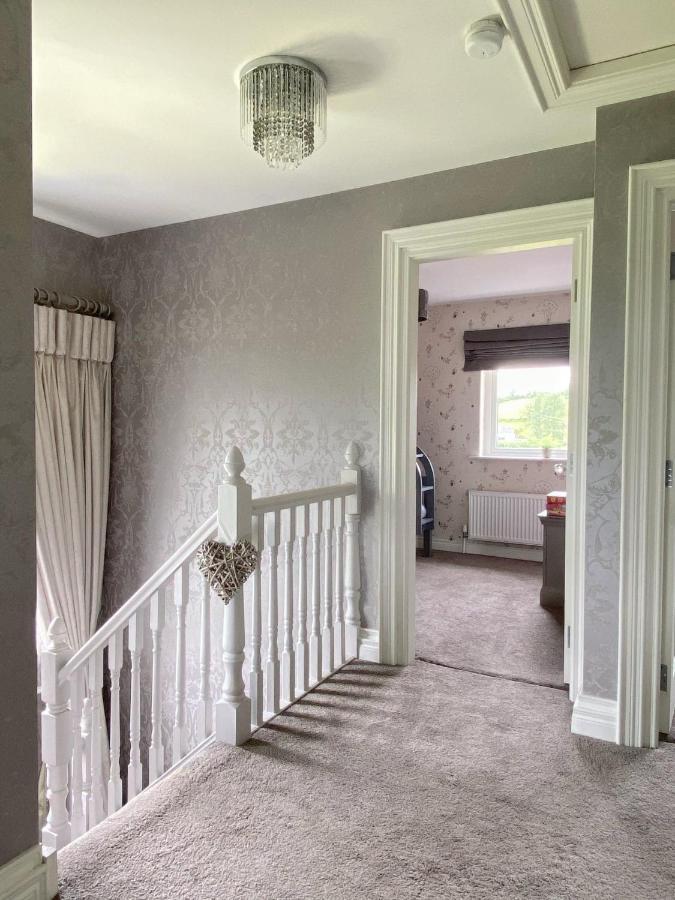Swallow Lane, Enniskillen, Co Fermanagh, 5* Chic Villa ภายนอก รูปภาพ