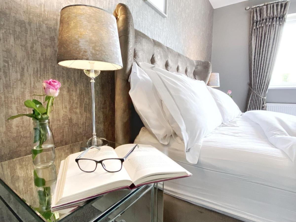 Swallow Lane, Enniskillen, Co Fermanagh, 5* Chic Villa ภายนอก รูปภาพ